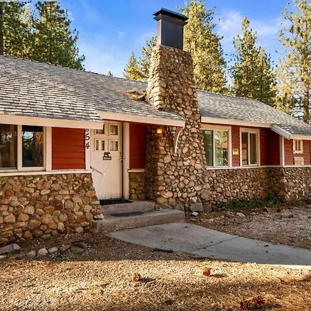 The Red Cabin - Cozy Cottage Perfect For The Family